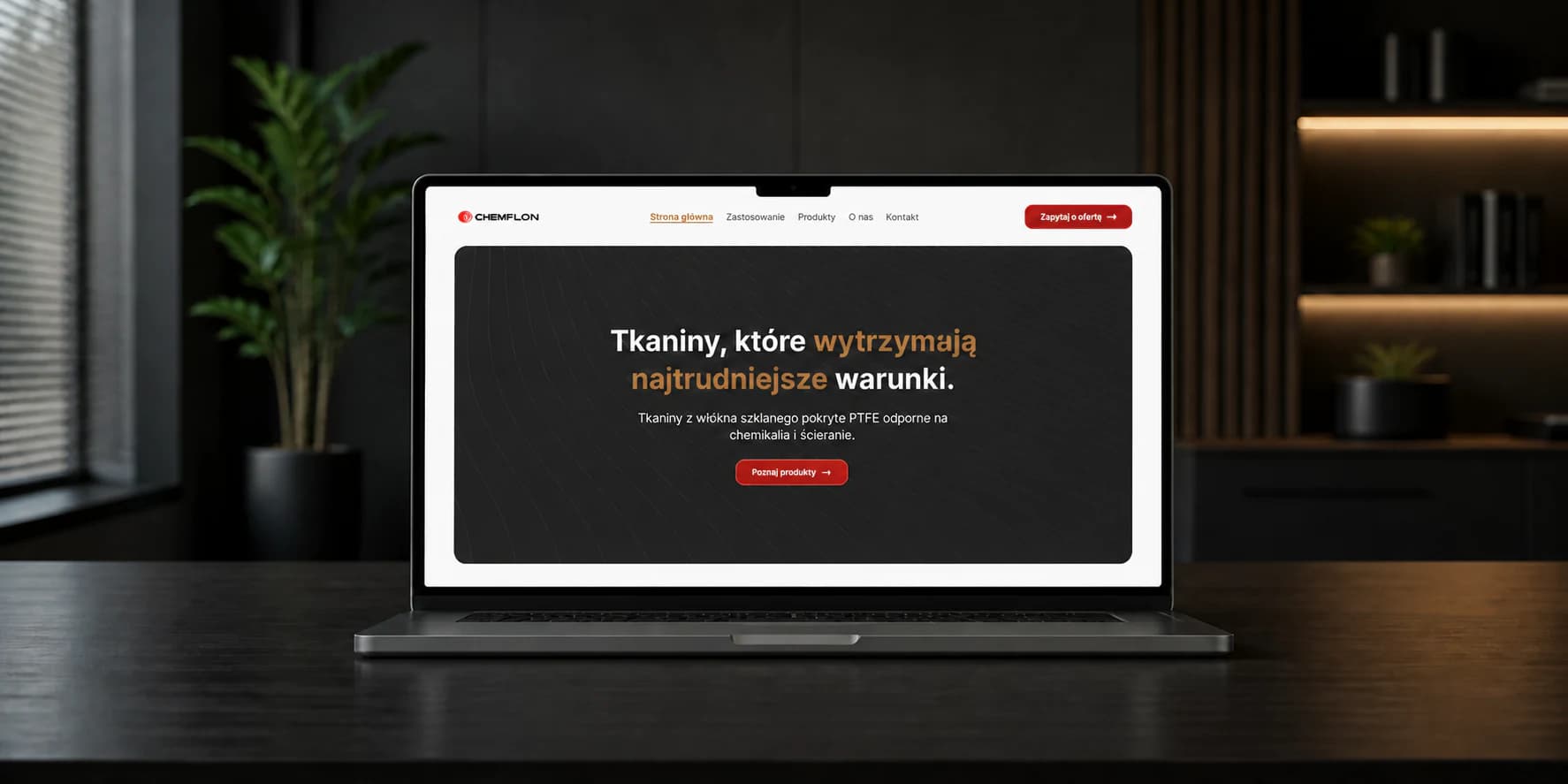 Strona główna Chemflon na ekranie laptopa ustawionego na biurku